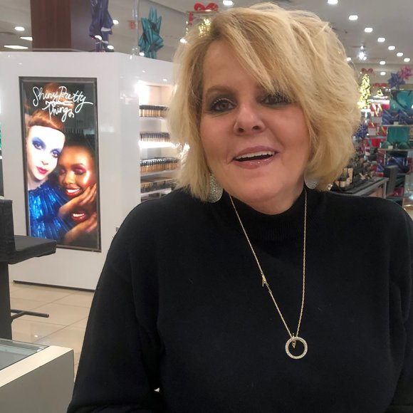 Meet your Posher, Susan - Picture 3 of 9